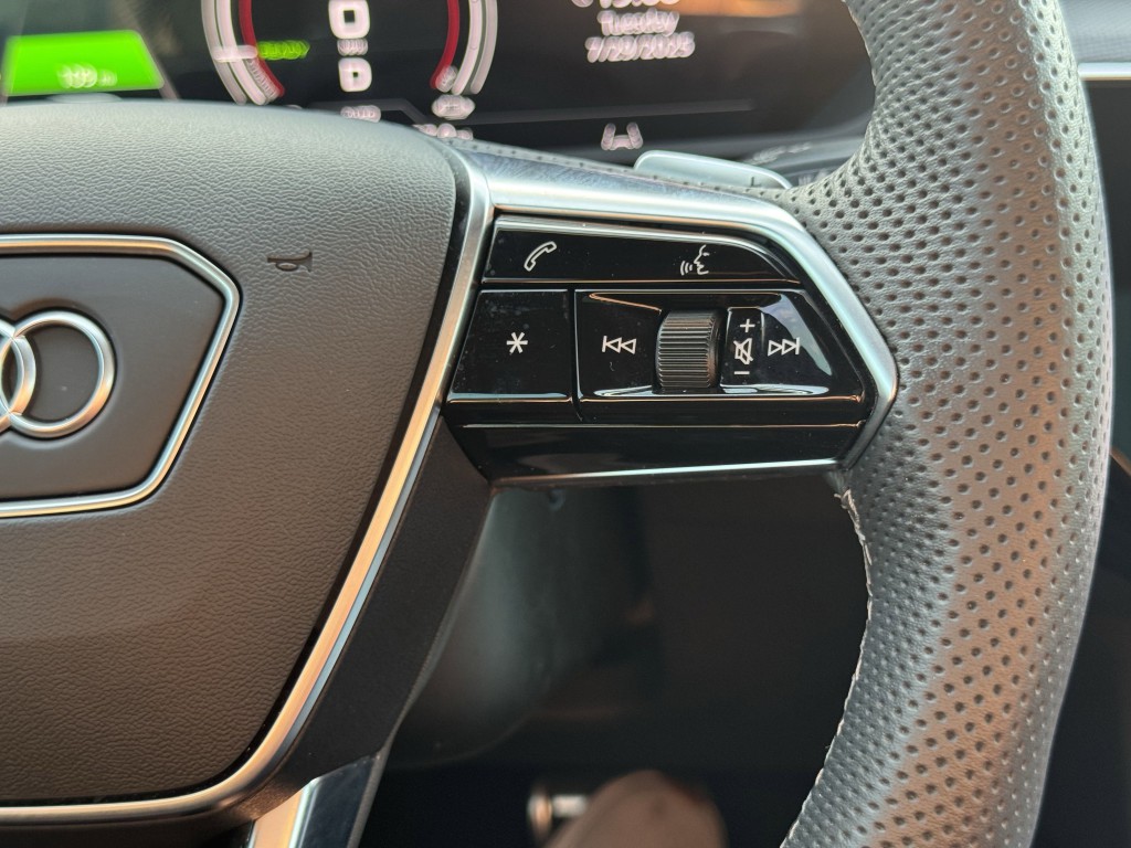 2024 Audi SQ8 e-tron Sportback Image 20