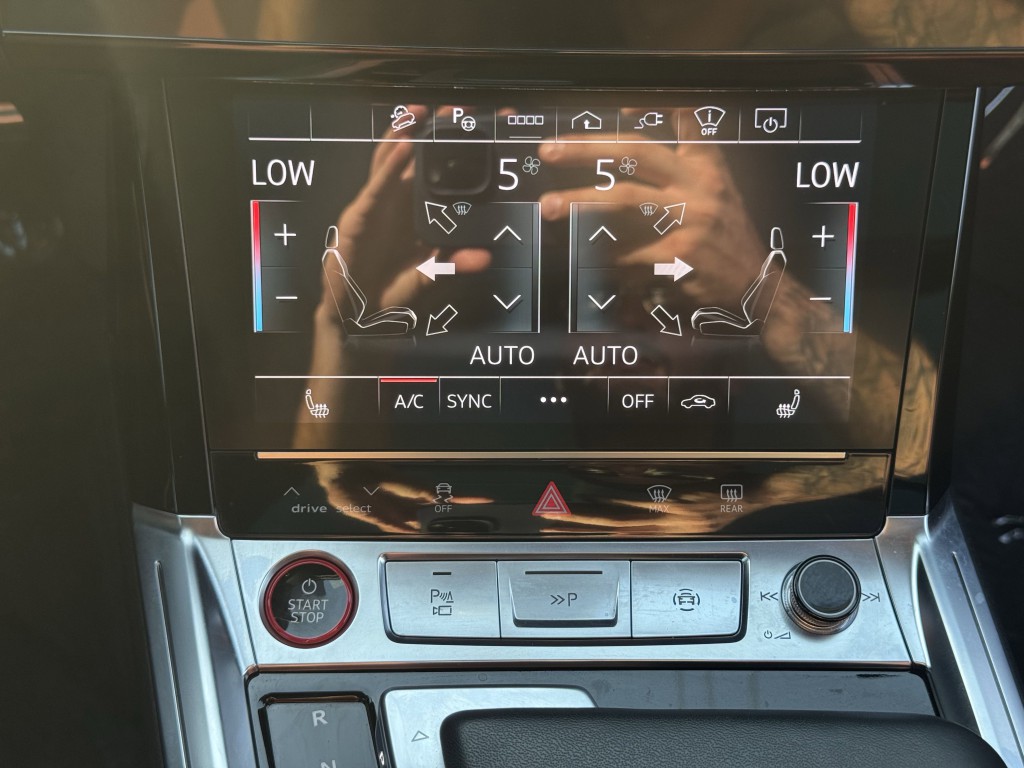 2024 Audi SQ8 e-tron Sportback Image 28