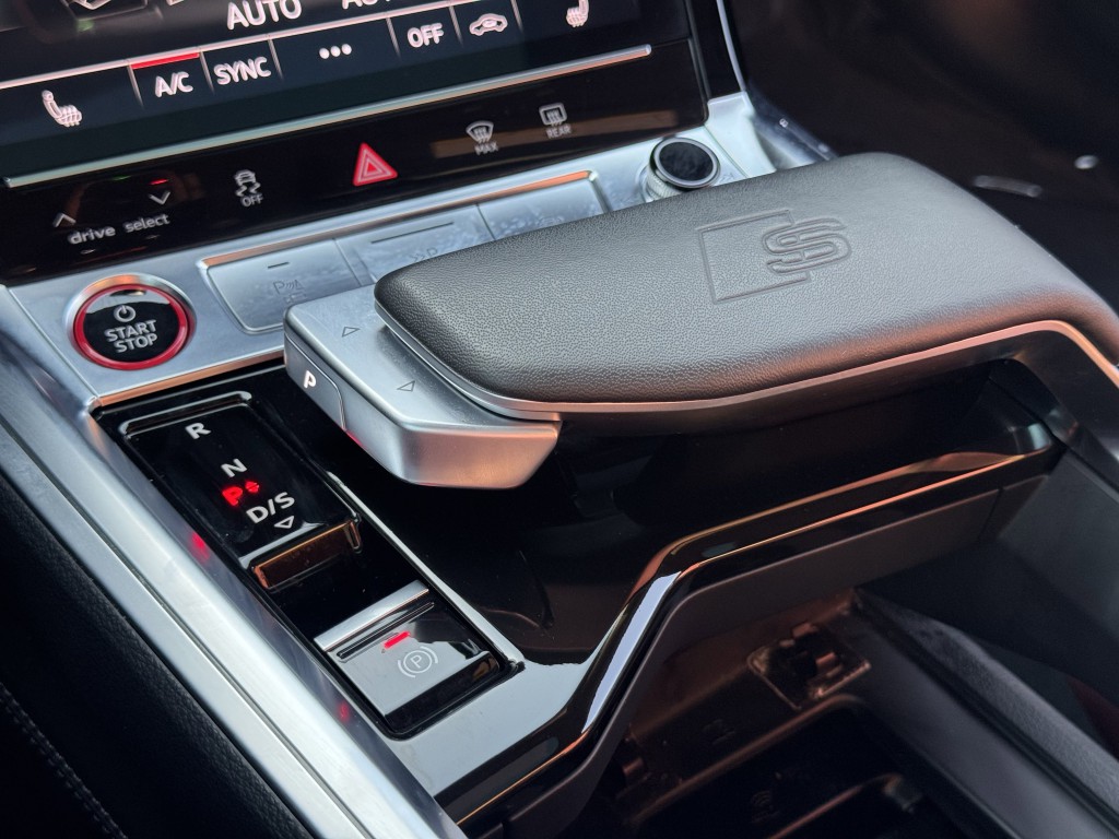 2024 Audi SQ8 e-tron Sportback Image 29