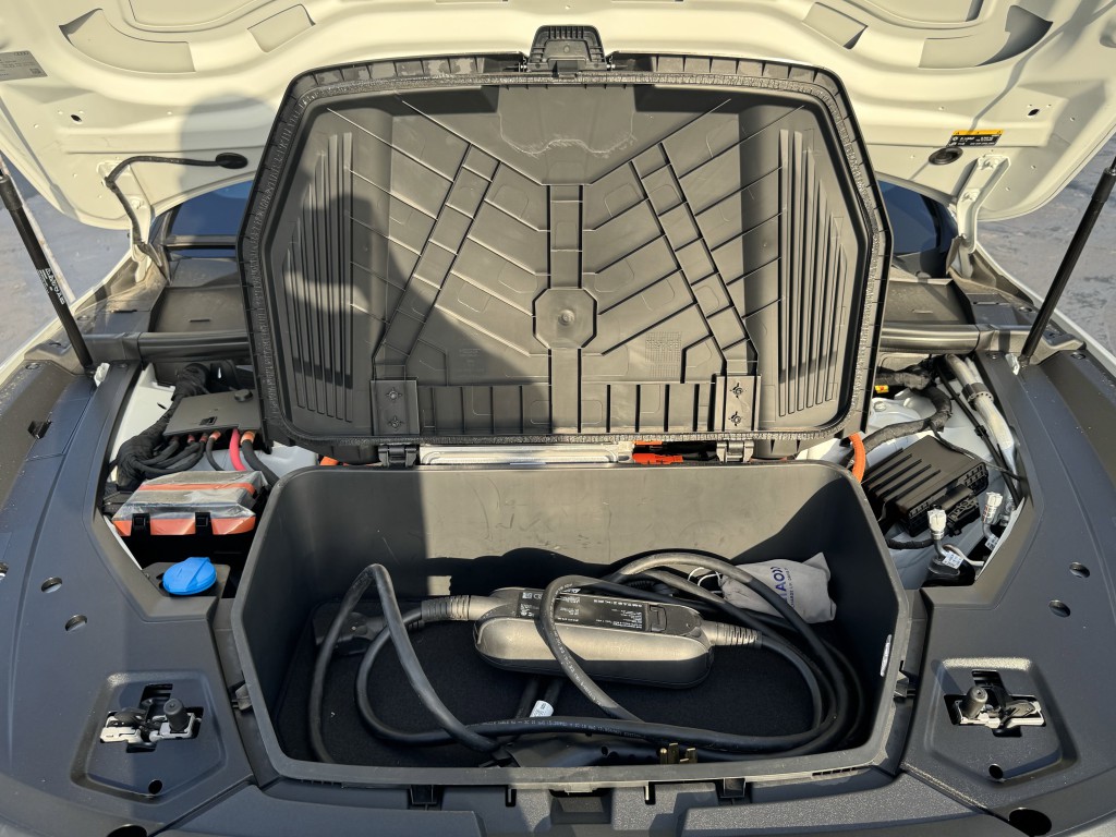 2024 Audi SQ8 e-tron Sportback Image 41