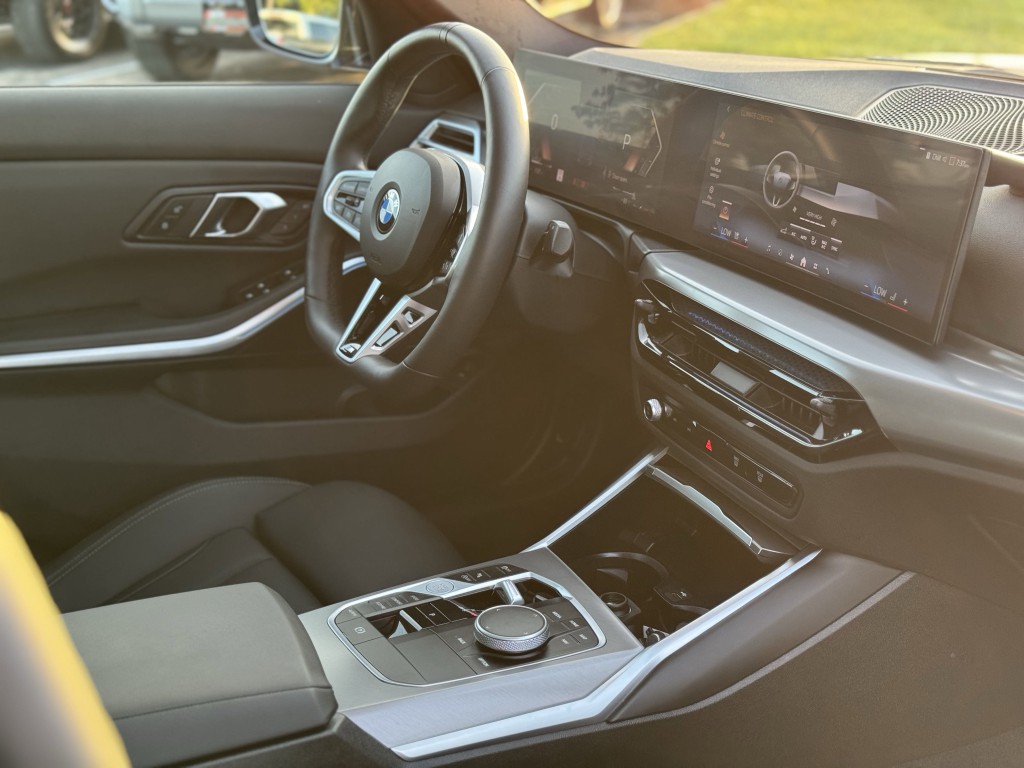 2025 BMW 3 Series Image 15
