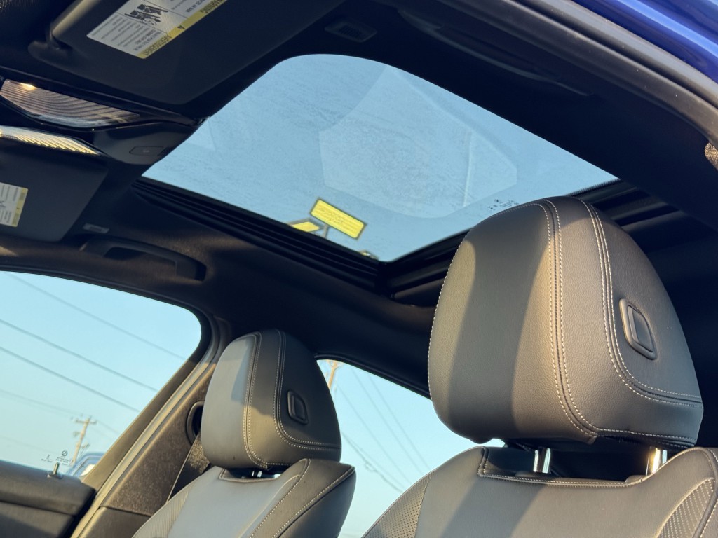 2025 BMW 3 Series Image 31