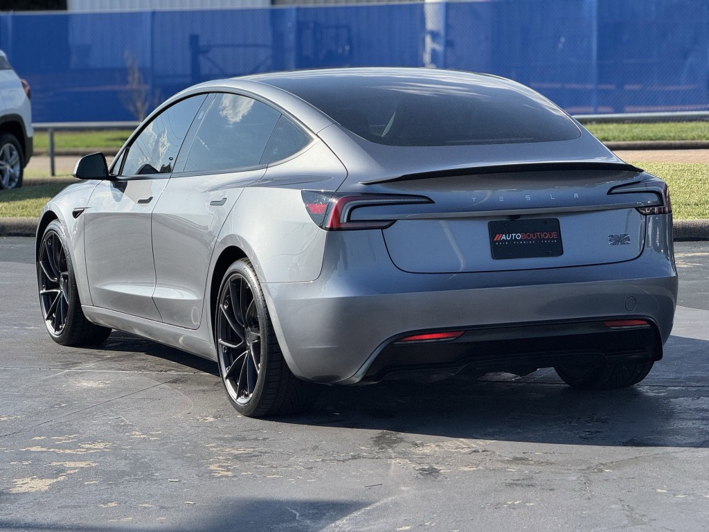 2024 Tesla Model 3 Image 8