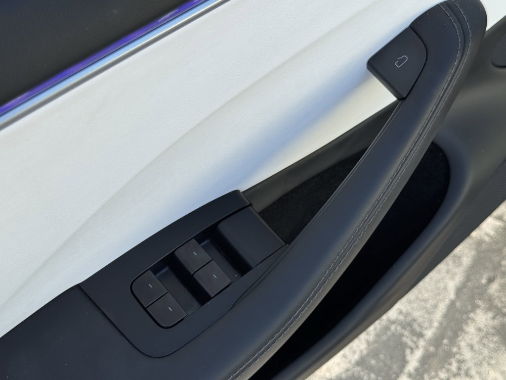 2024 Tesla Model 3 Image 22