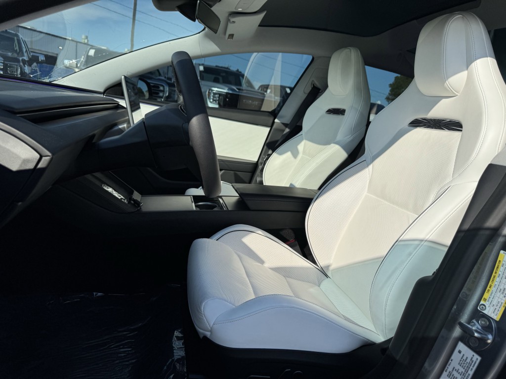 2024 Tesla Model 3 Image 23