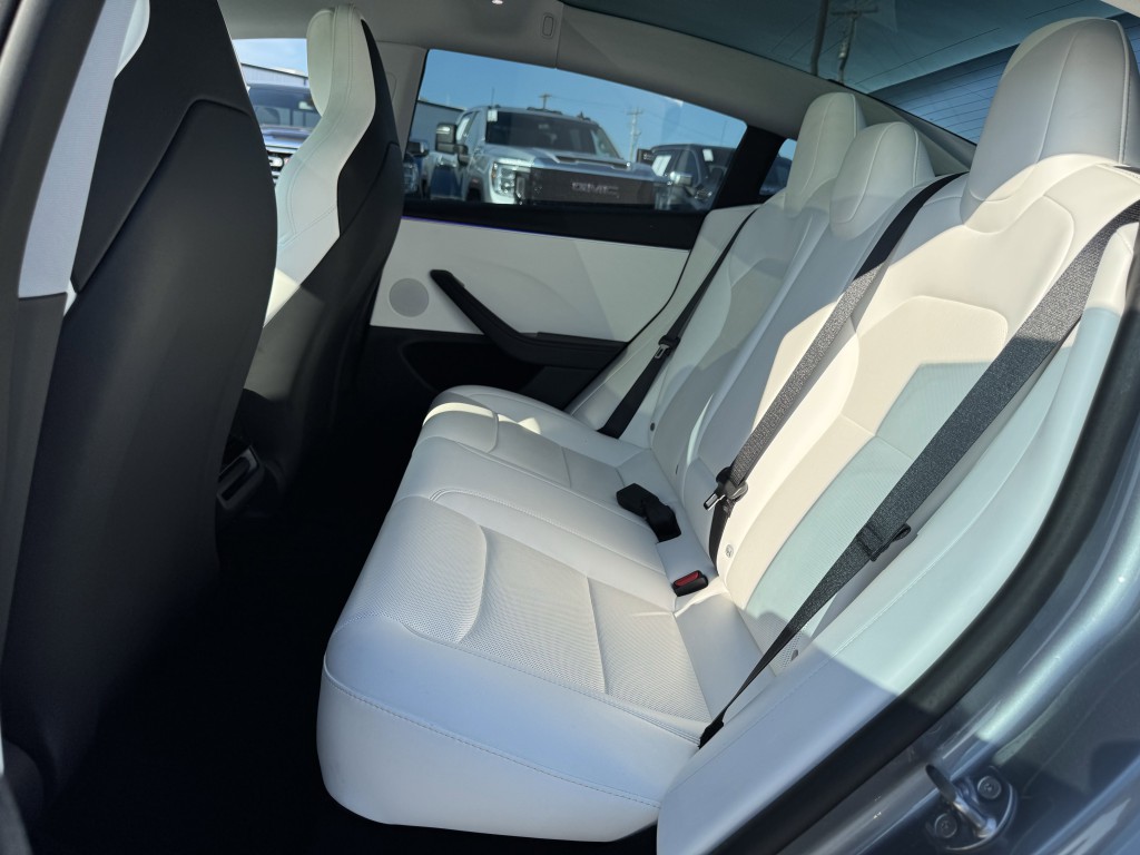 2024 Tesla Model 3 Image 26