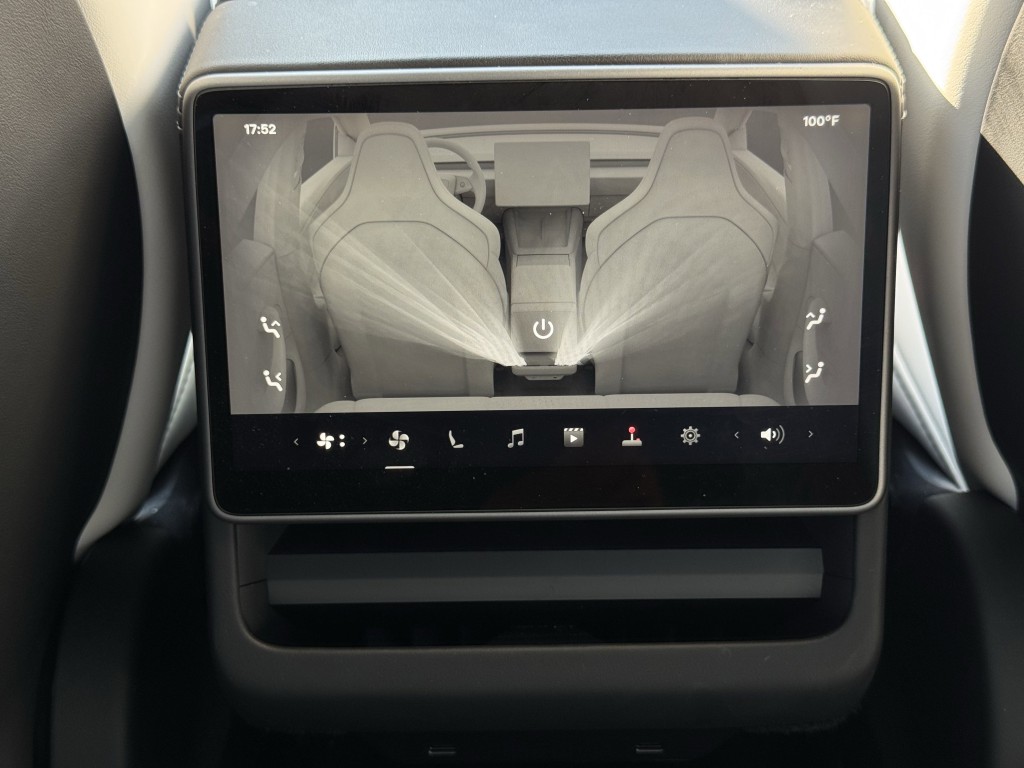 2024 Tesla Model 3 Image 27
