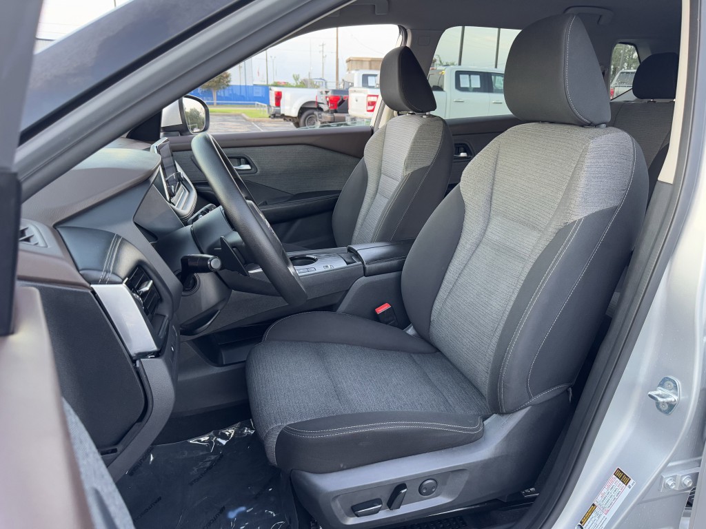 2022 Nissan Rogue Image 24