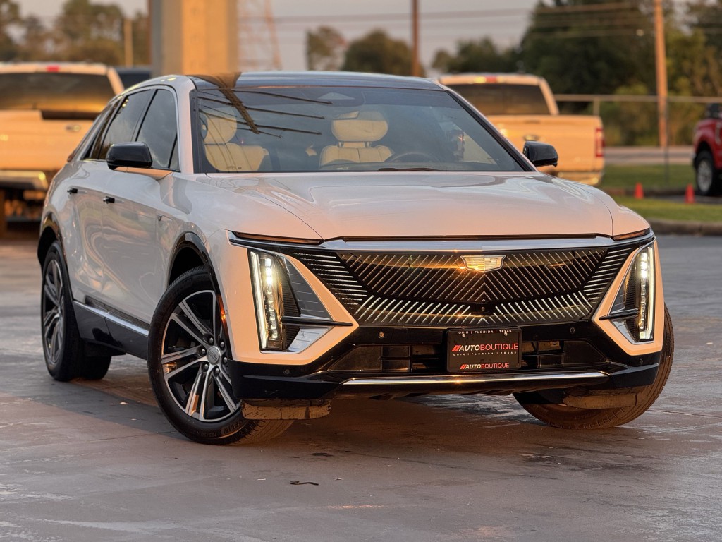 2024 Cadillac Lyriq Image 3