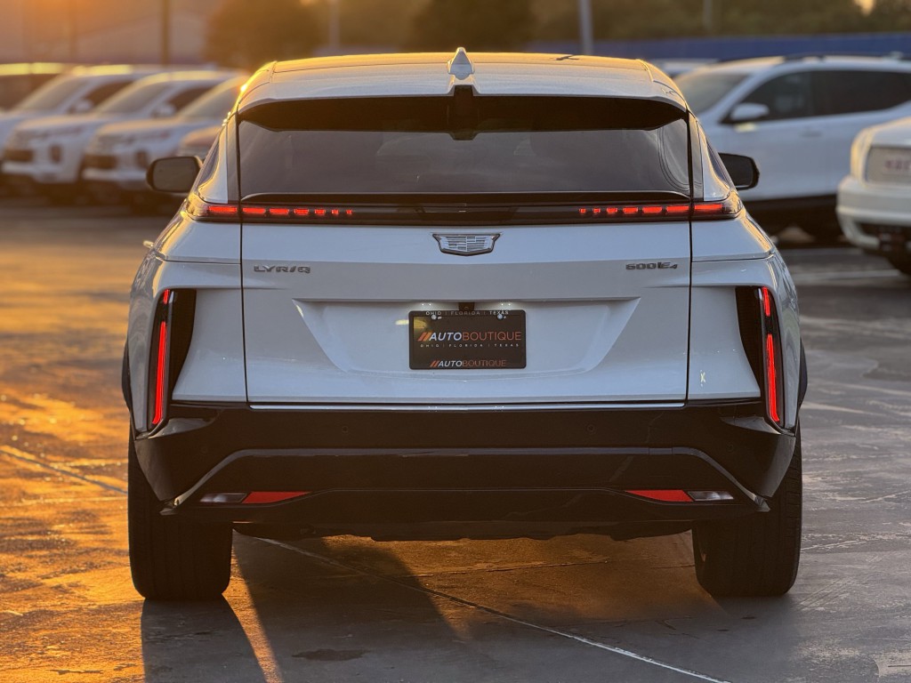 2024 Cadillac Lyriq Image 9