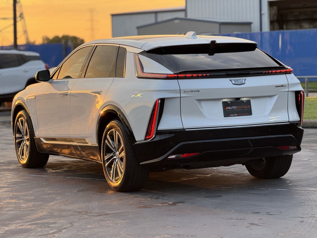 2024 Cadillac Lyriq Image 10