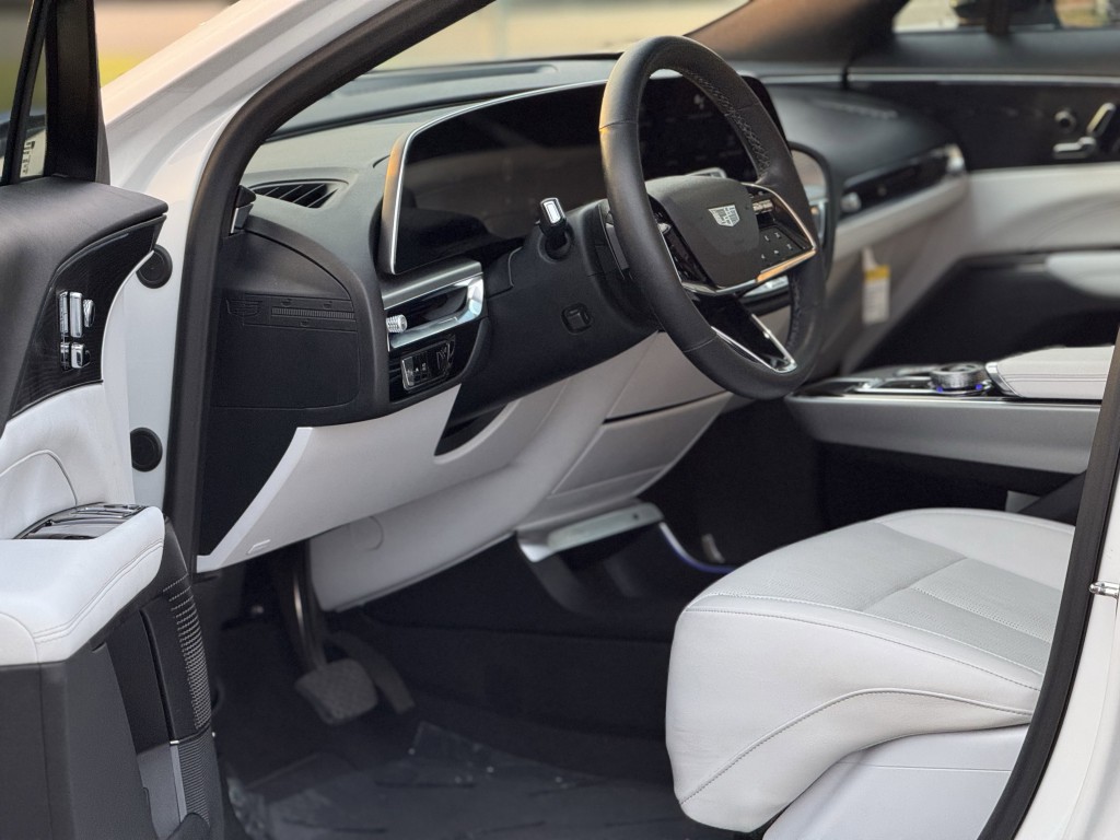 2024 Cadillac Lyriq Image 14