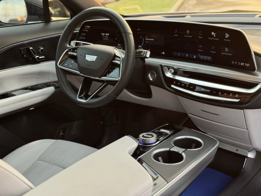 2024 Cadillac Lyriq Image 15