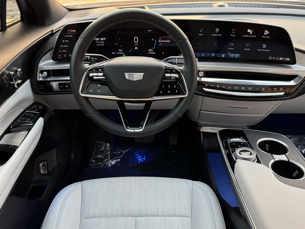 2024 Cadillac Lyriq Image 16