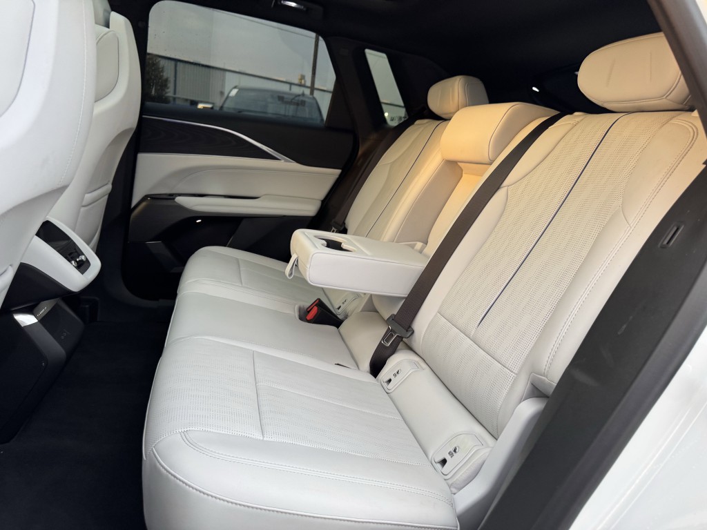 2024 Cadillac Lyriq Image 30