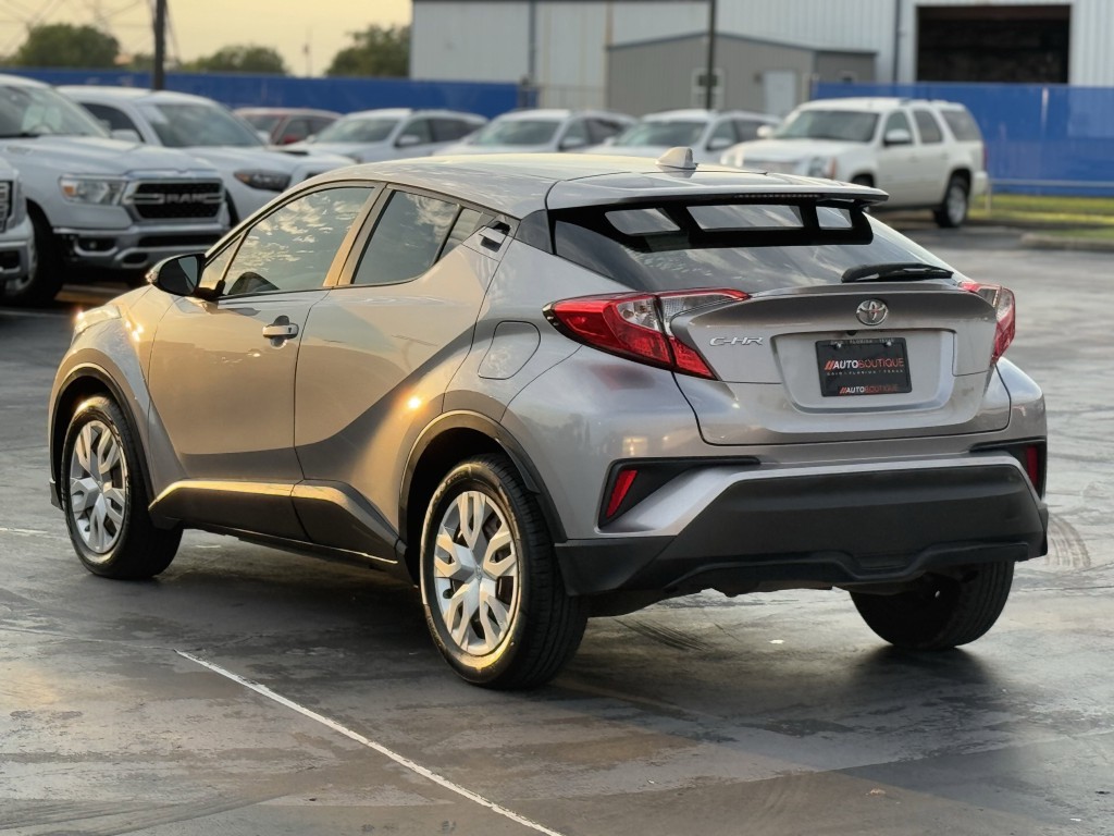 2019 Toyota C-HR Image 9