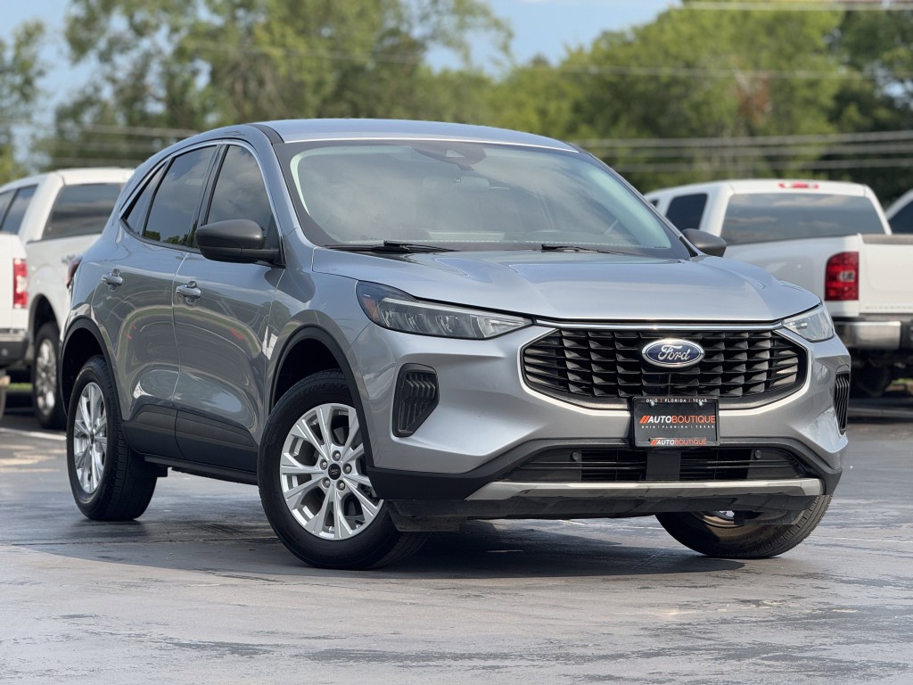 2023 Ford Escape Image 3