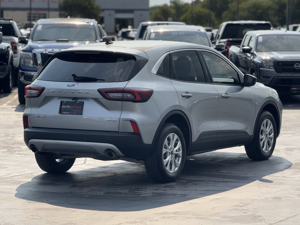 2023 Ford Escape Image 10