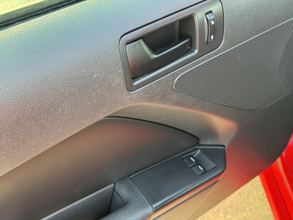 2014 Ford Mustang Image 21