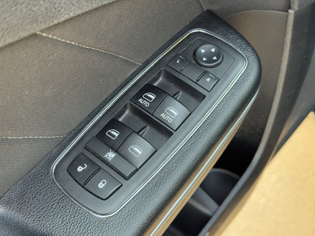 2018 Dodge Charger Image 18