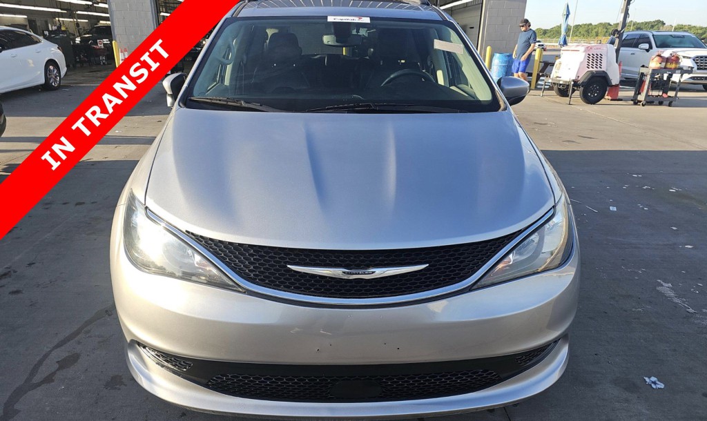 2021 Chrysler Voyager Image 5