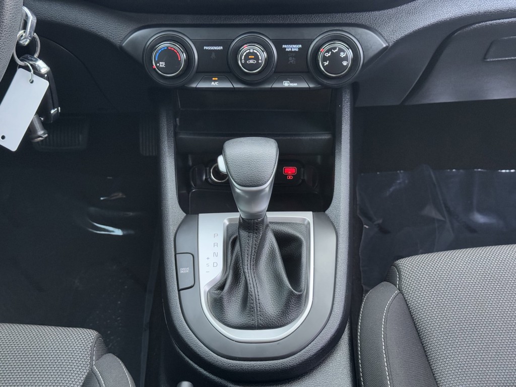 2024 Kia Forte Image 21