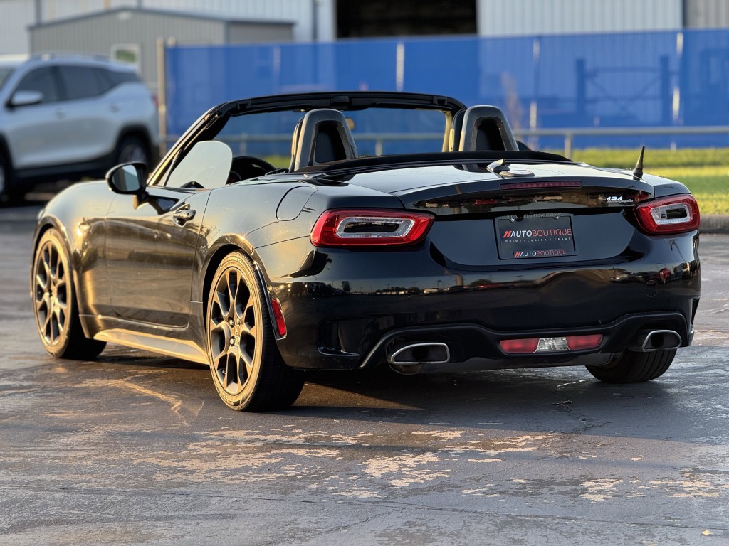 2018 FIAT 124 Spider Image 8