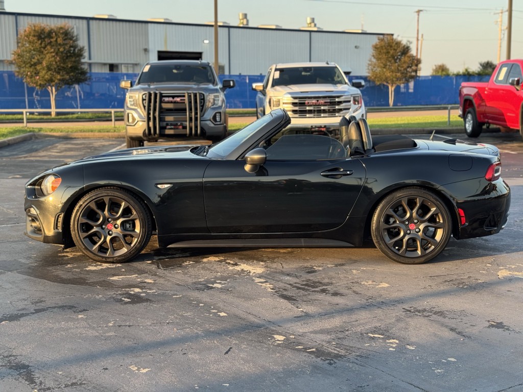 2018 FIAT 124 Spider Image 10