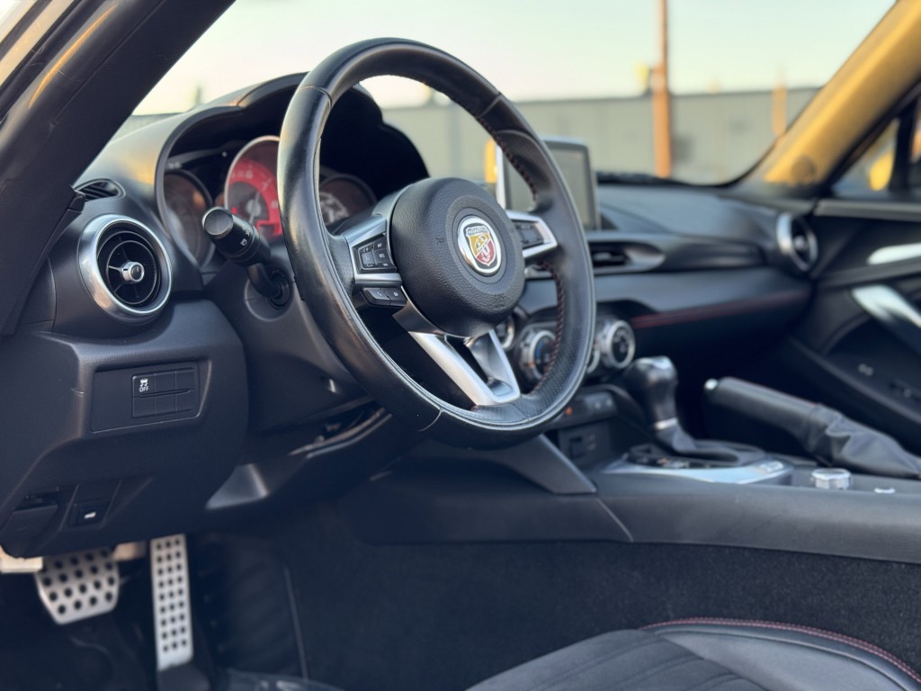 2018 FIAT 124 Spider Image 13