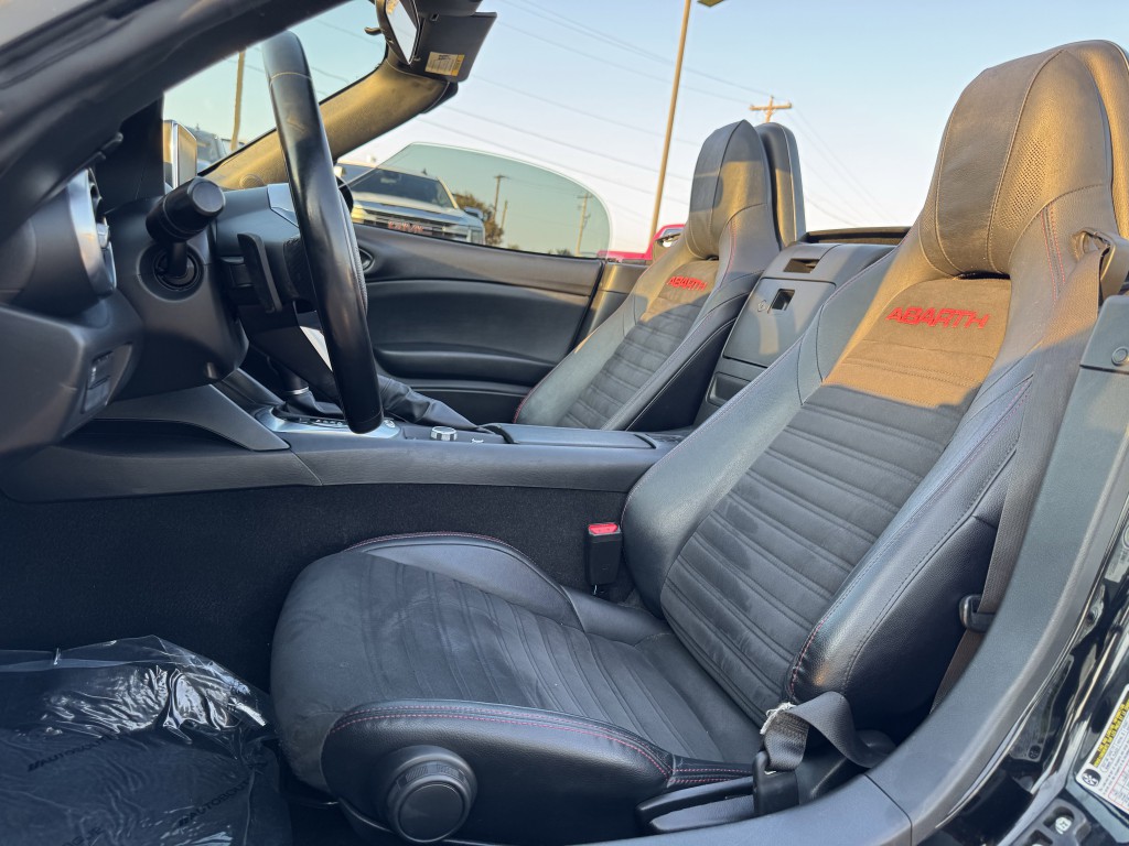 2018 FIAT 124 Spider Image 23