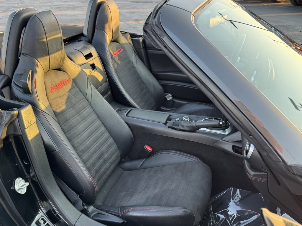 2018 FIAT 124 Spider Image 24