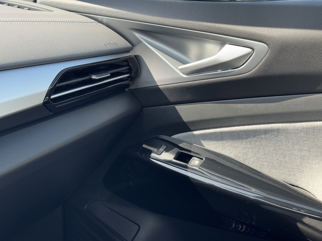 2025 Volkswagen Id.4 Image 24