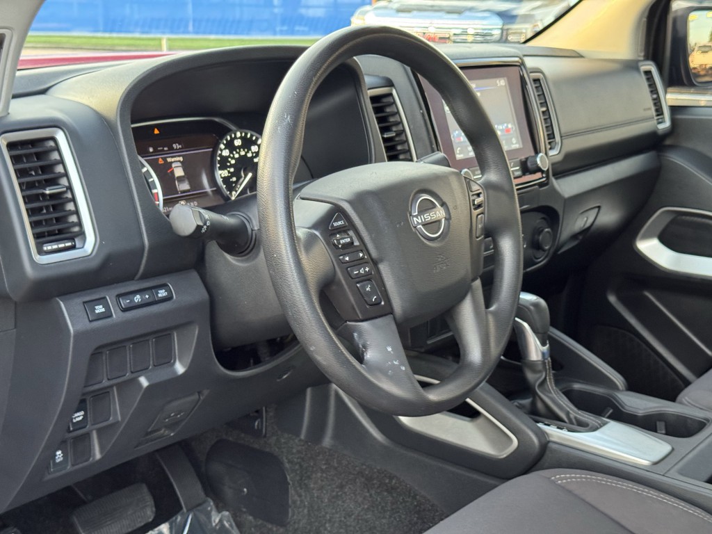 2022 Nissan Frontier Image 11