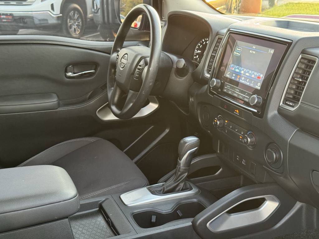 2022 Nissan Frontier Image 12