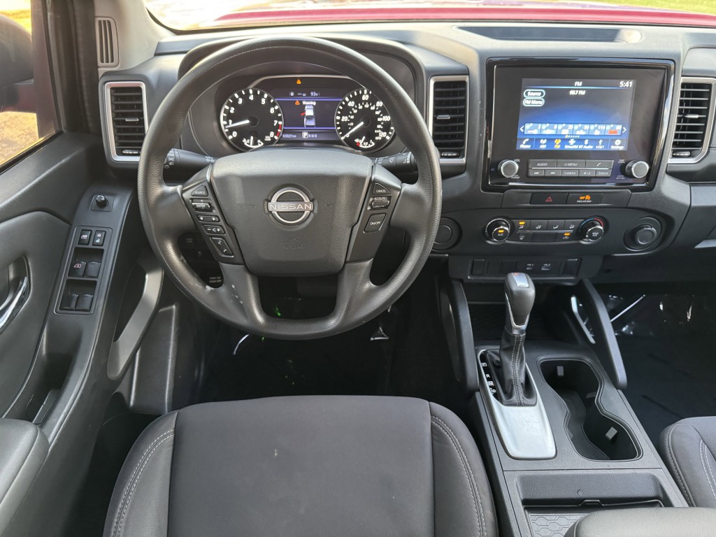 2022 Nissan Frontier Image 13