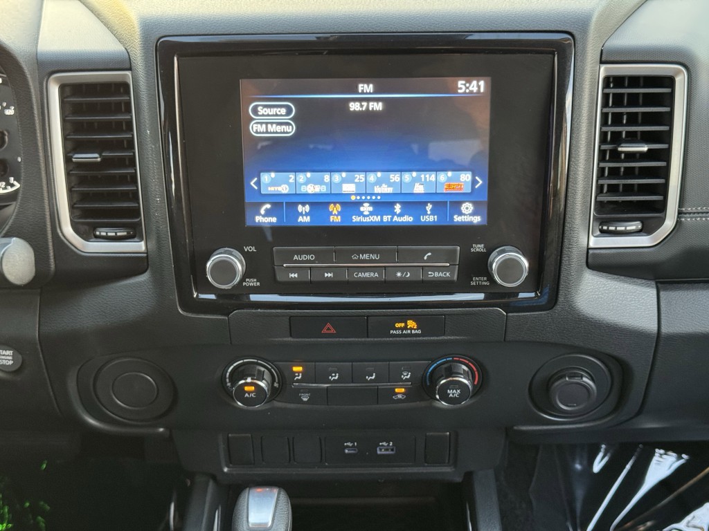 2022 Nissan Frontier Image 18