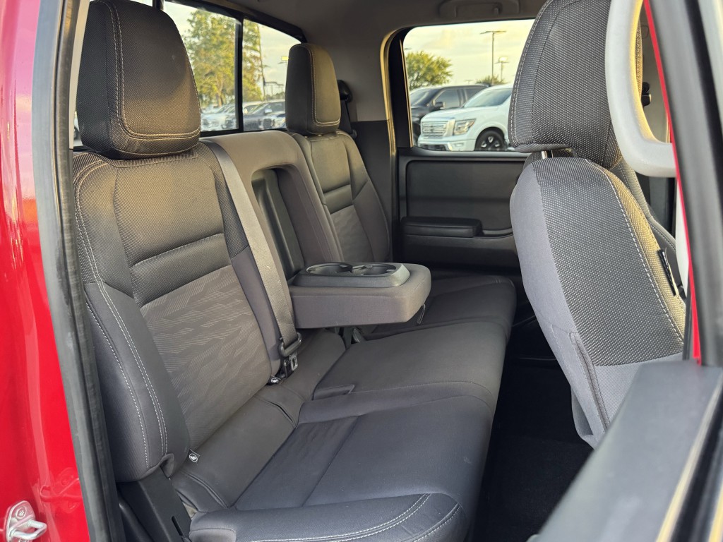 2022 Nissan Frontier Image 24