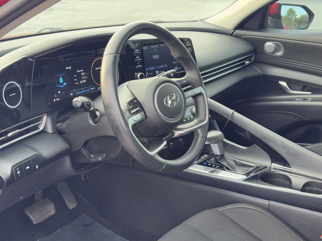 2021 Hyundai Elantra Image 12