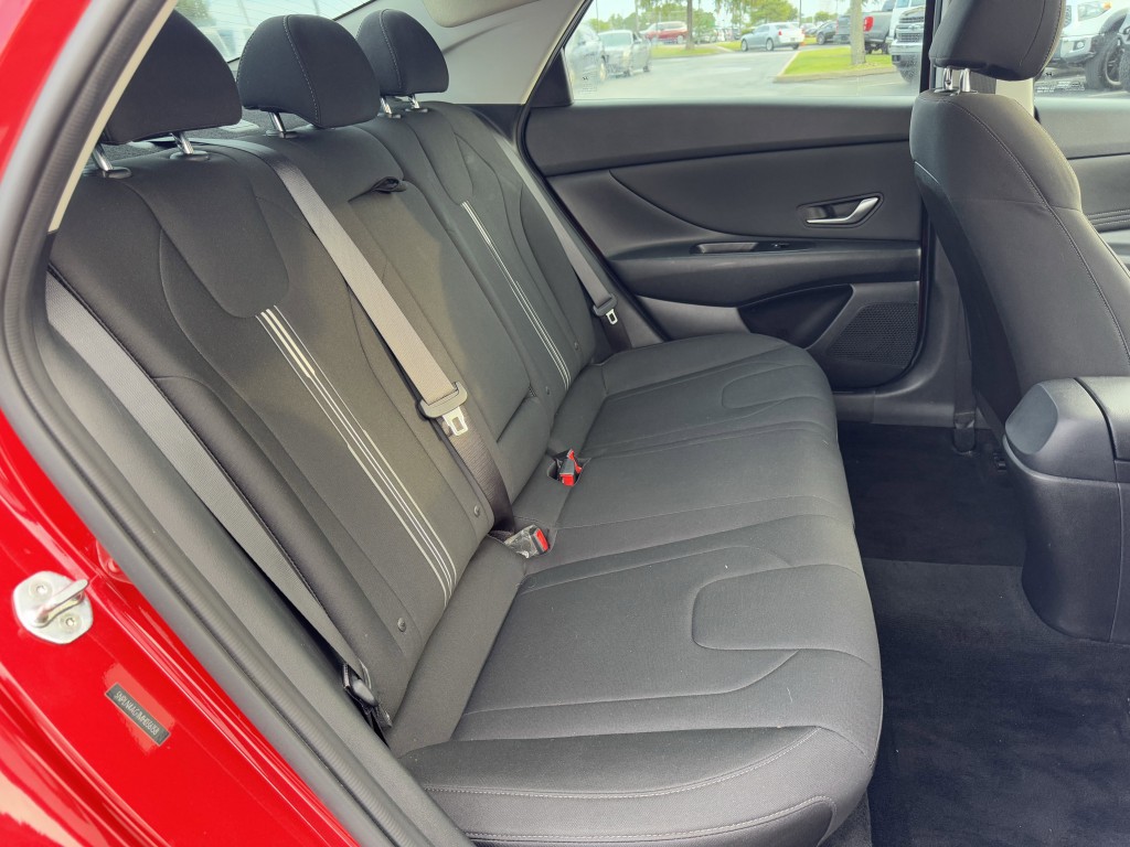 2021 Hyundai Elantra Image 23