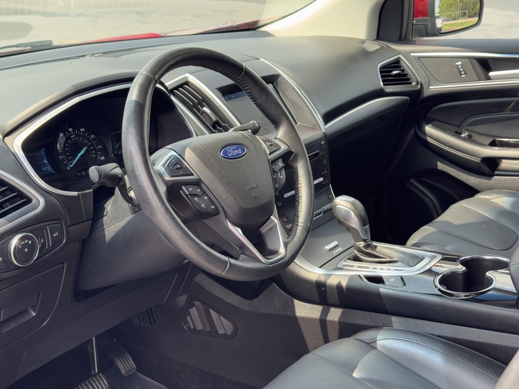 2017 Ford Edge Image 12