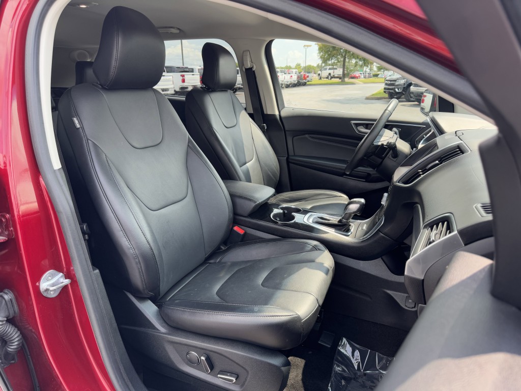 2017 Ford Edge Image 25