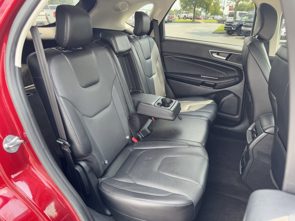 2017 Ford Edge Image 26