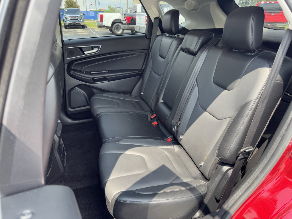 2017 Ford Edge Image 27