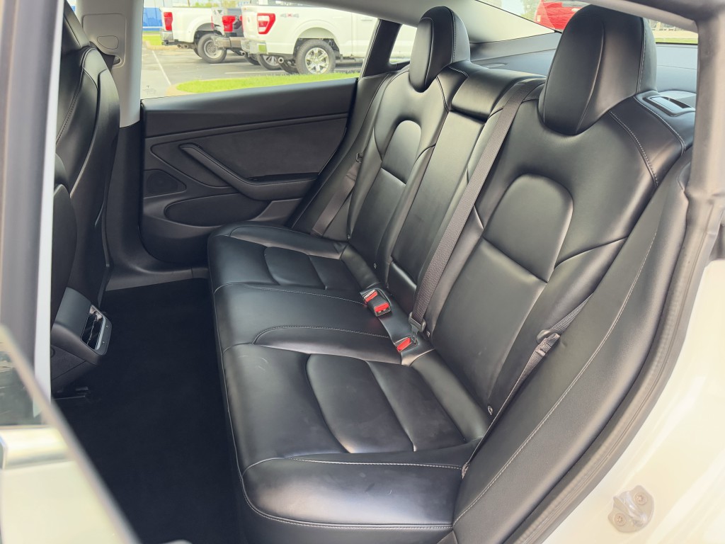 2020 Tesla Model 3 Image 21