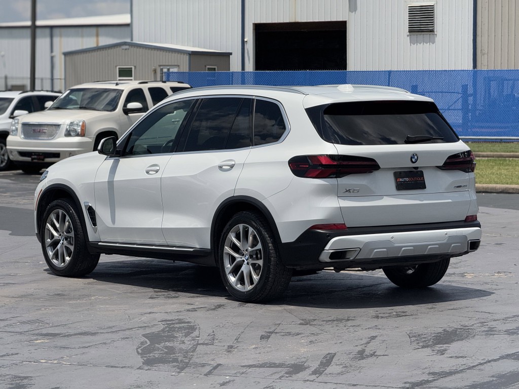 2025 BMW X5 Image 9