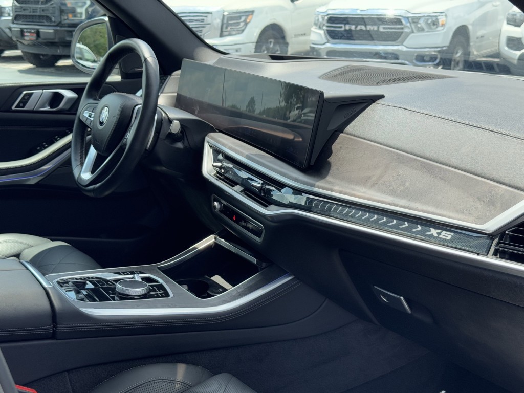 2025 BMW X5 Image 13