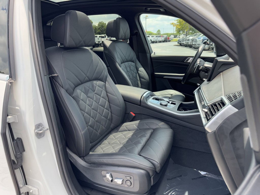 2025 BMW X5 Image 25