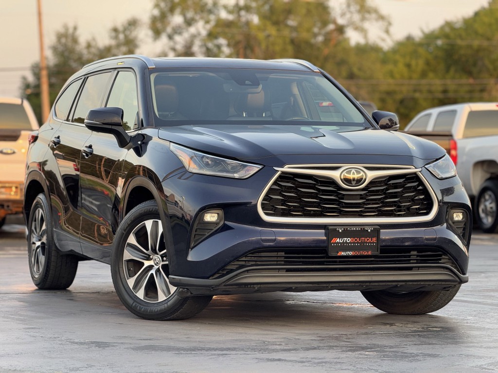 2021 Toyota Highlander Image 3