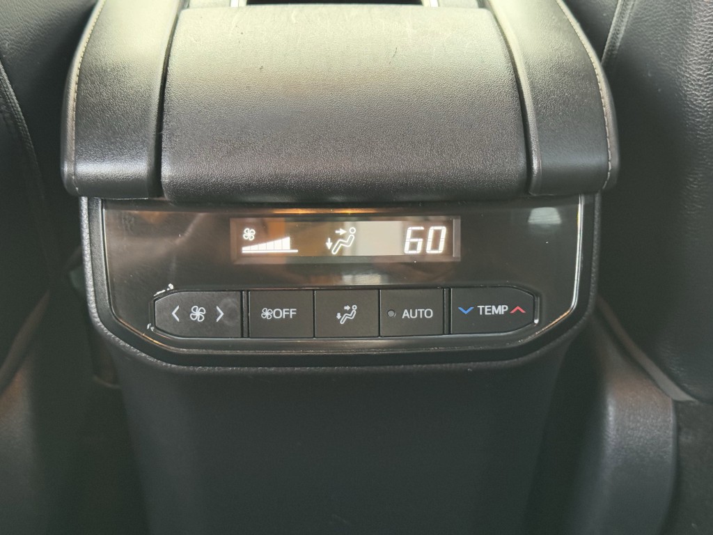 2021 Toyota Highlander Image 23