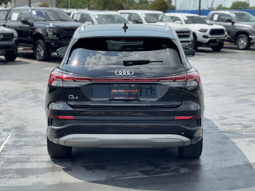 2023 Audi Q4 e-tron Image 6